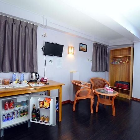 Okkala Hotel Янгон Экстерьер фото