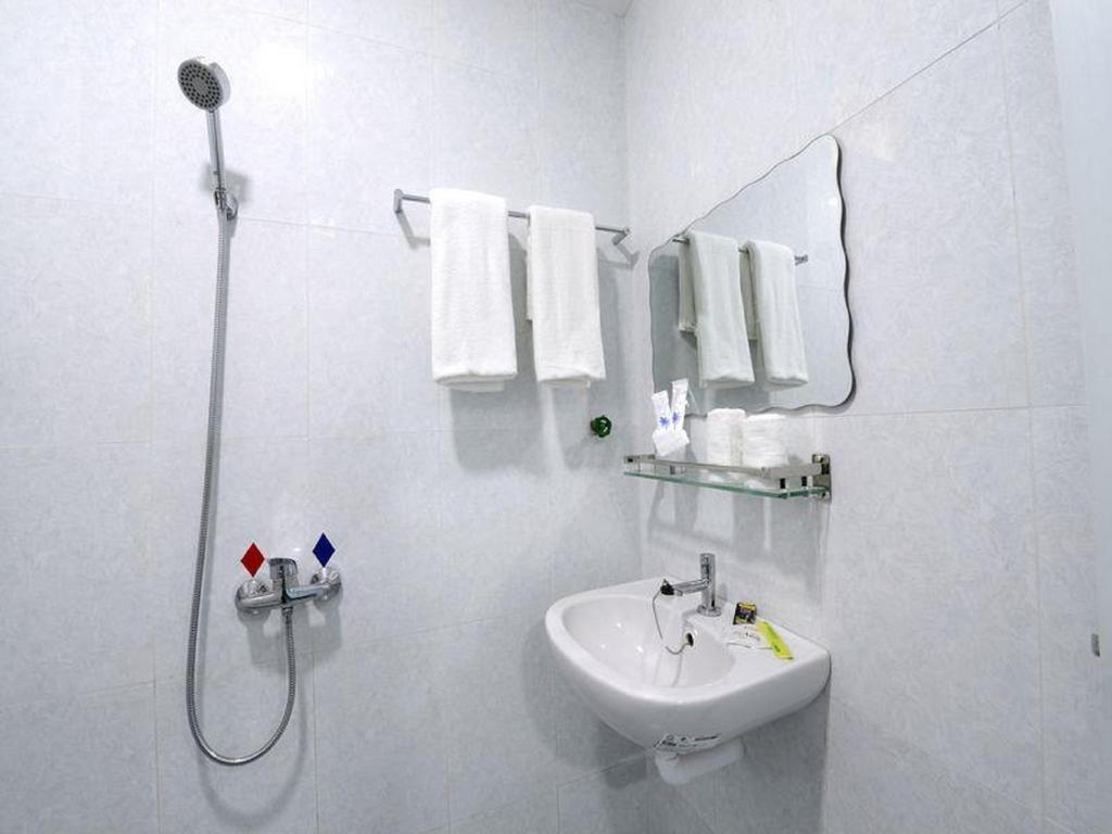 Okkala Hotel Янгон Экстерьер фото