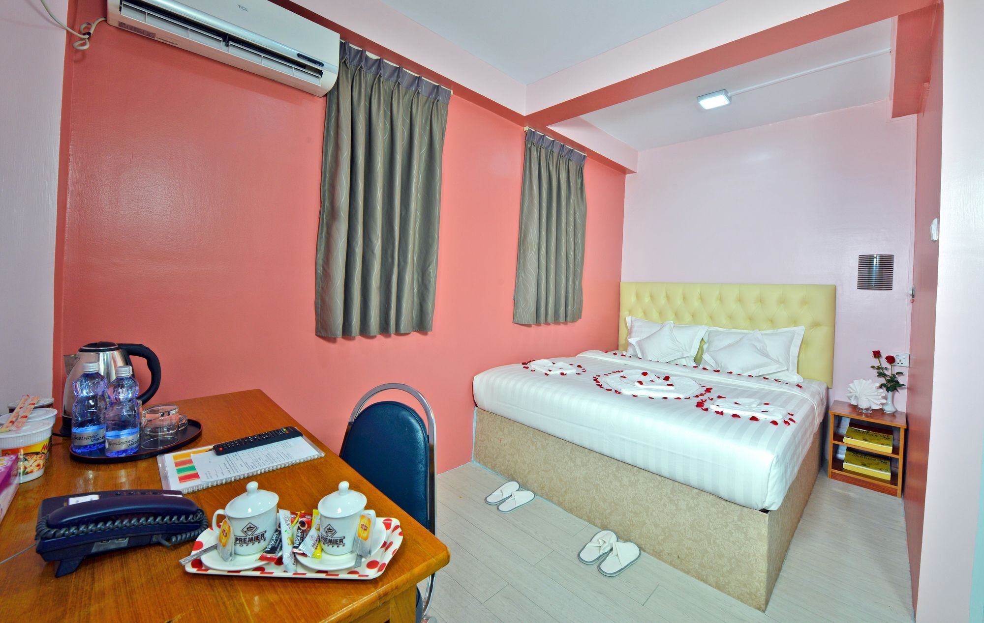 Okkala Hotel Янгон Экстерьер фото