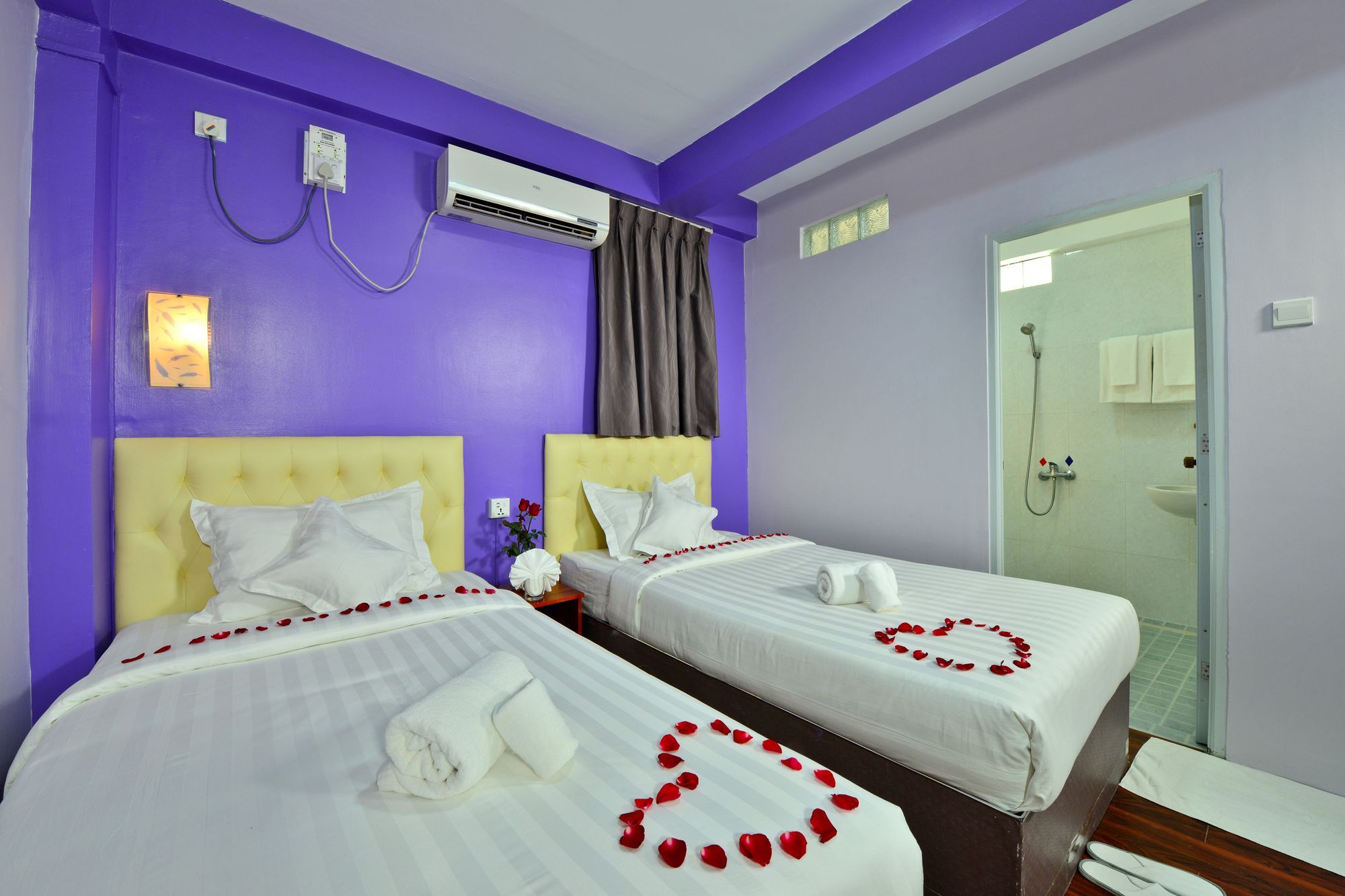 Okkala Hotel Янгон Экстерьер фото